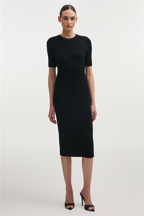 NR FEMME KNITTED MAXI DRESS BLACK